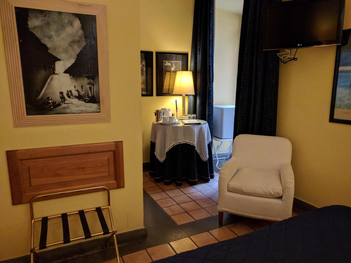 Hotel Locanda Cairoli Rome Exterior photo